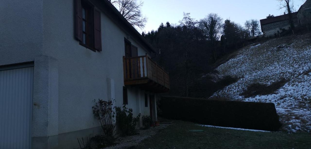 Gîte Vic-sur-Cère Exterior foto